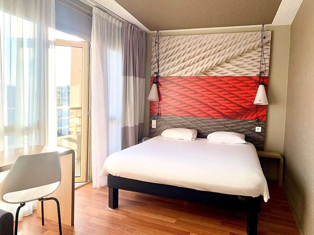 Ibis Cannes Plage La Bocca