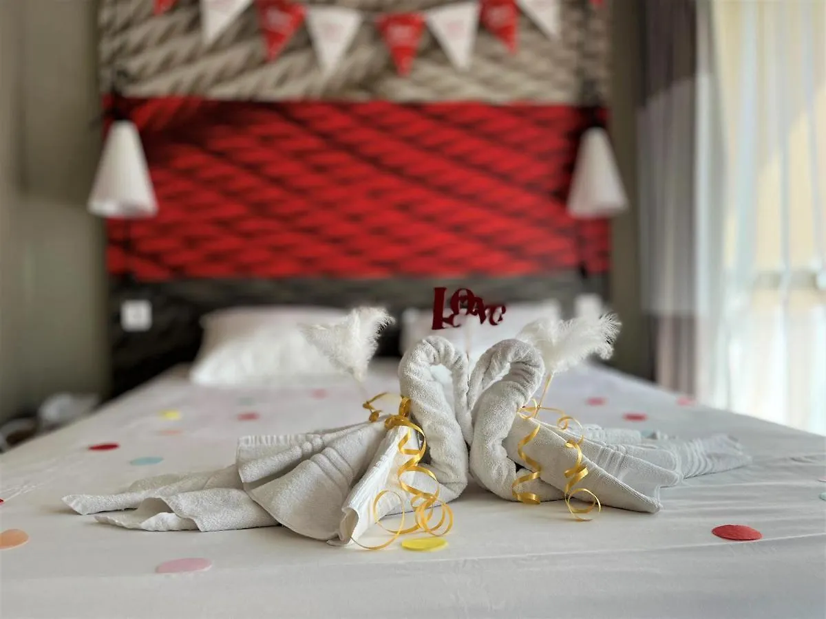 Ibis Cannes Plage La Bocca