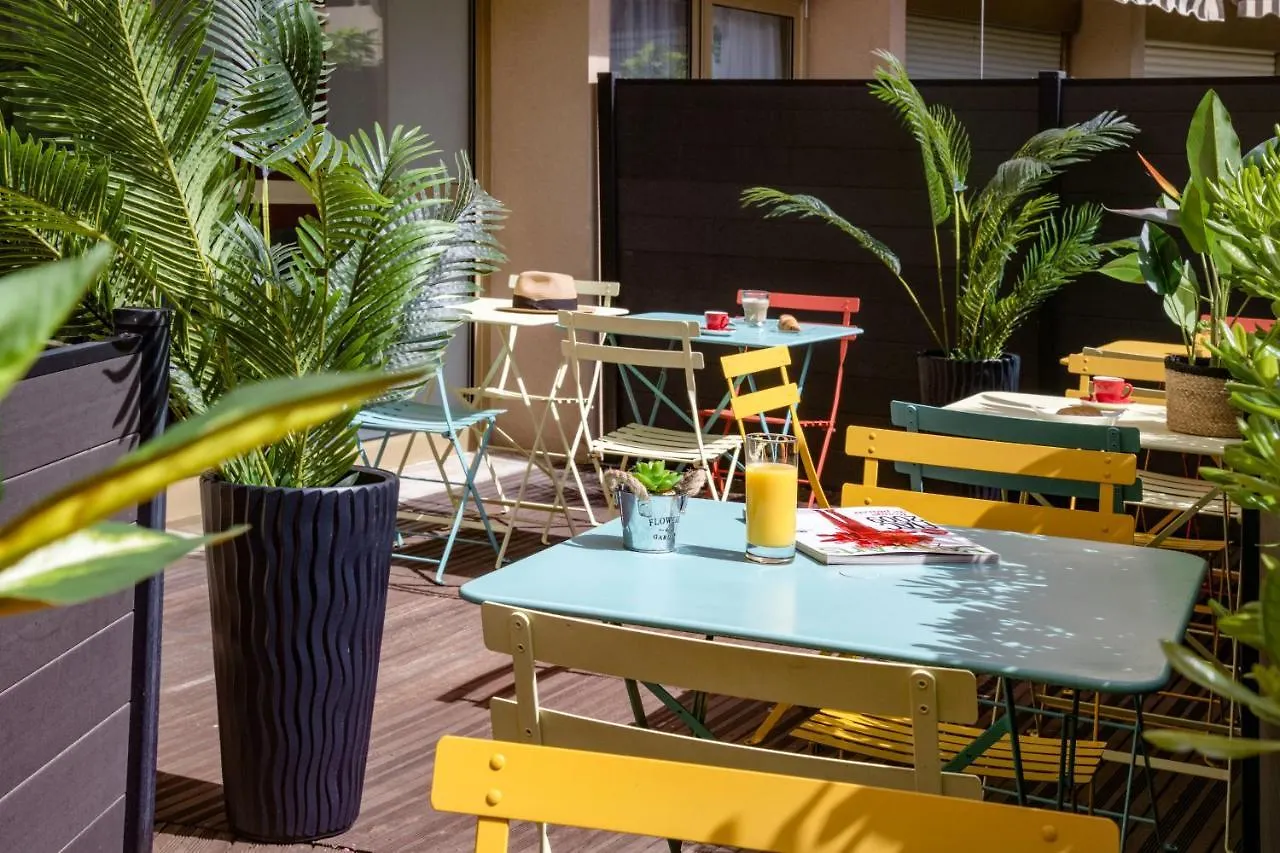 Ibis Cannes Plage La Bocca 3*,  France