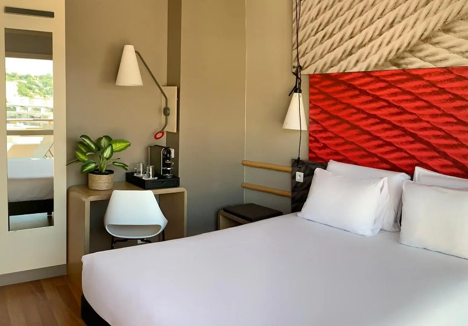 Ibis Cannes Plage La Bocca