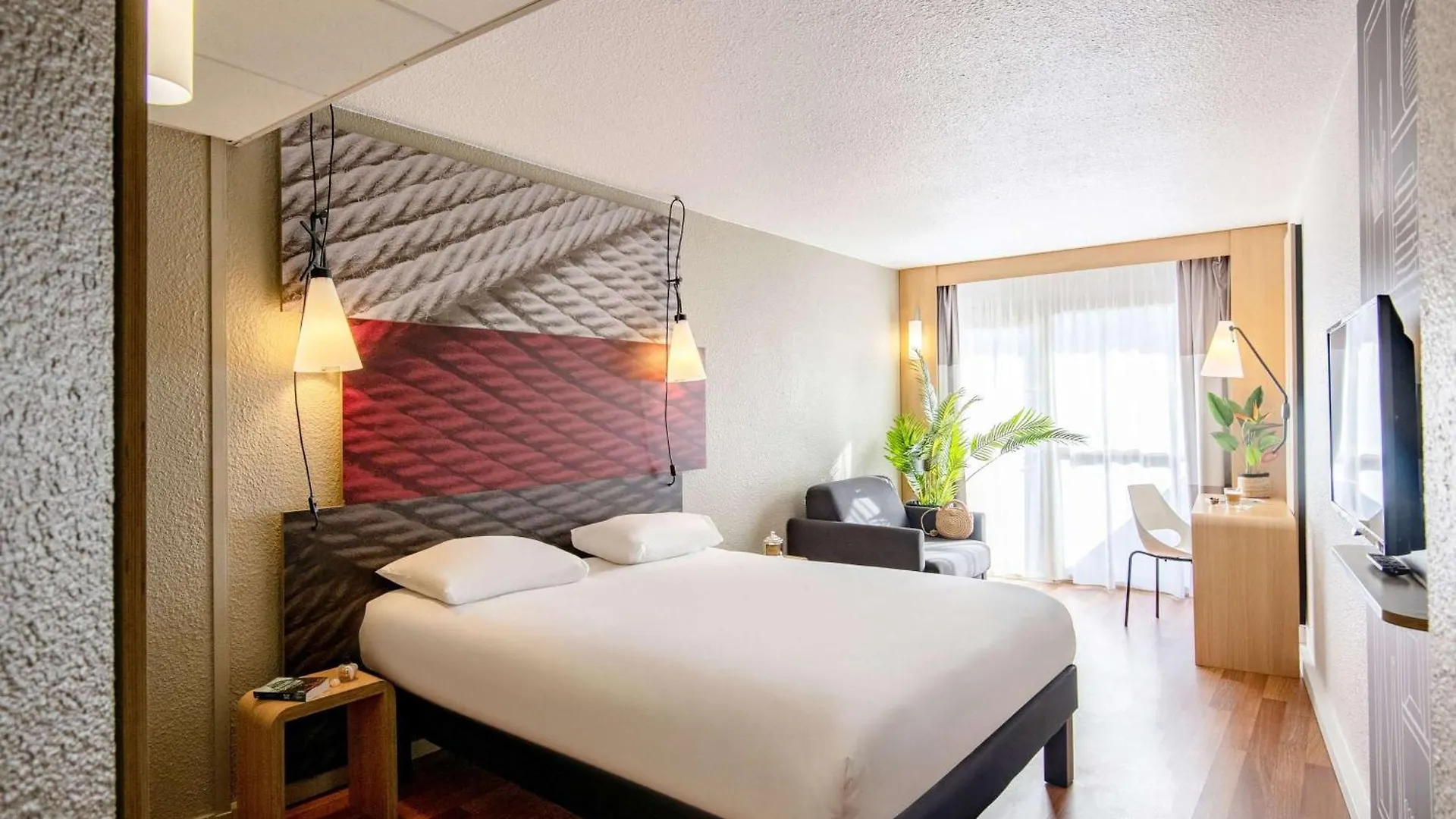 Ibis Cannes Plage La Bocca